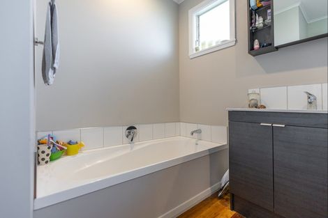 Photo of property in 4 Greenock Place, Awapuni, Palmerston North, 4412