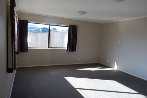 Photo of property in 6a Ropiha Street, Fitzroy, New Plymouth, 4312