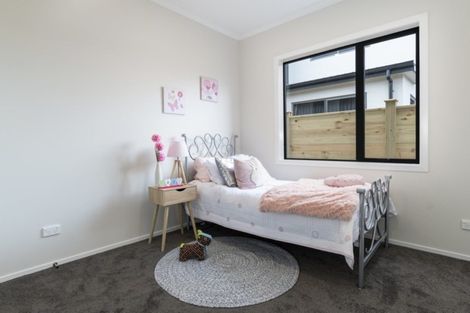 Photo of property in 16 Makura Drive, Papamoa Beach, Papamoa, 3118