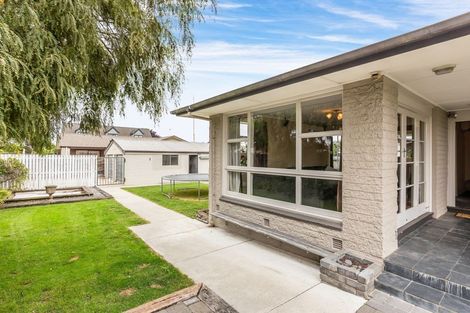 Photo of property in 220 Grimseys Road, Redwood, Christchurch, 8051