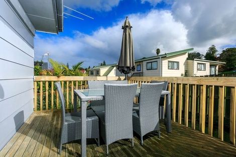 Photo of property in 44 Garton Drive, Massey, Auckland, 0614