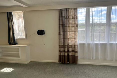 Photo of property in 10 Coronation Road, Glenfield, Auckland, 0627