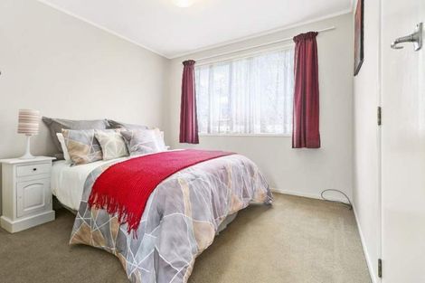 Photo of property in 3 Kilcar Place, Massey, Auckland, 0614
