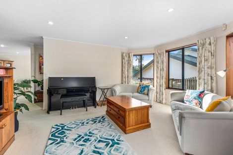 Photo of property in 19 Angel Way, Stanmore Bay, Whangaparaoa, 0932
