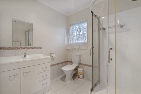 Photo of property in 12 Pistachio Place, Goodwood Heights, Auckland, 2105