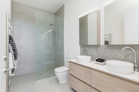 Photo of property in 6/14 Tamariki Avenue, Orewa, 0931