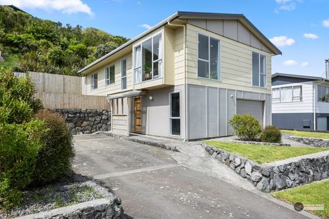 Photo of property in 16 Kaitangata Crescent, Kelson, Lower Hutt, 5010