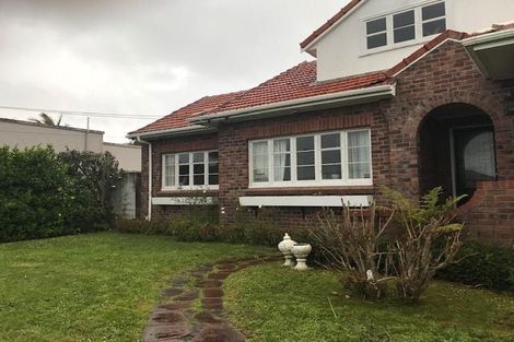 Photo of property in 7 Otahuri Crescent, Greenlane, Auckland, 1051
