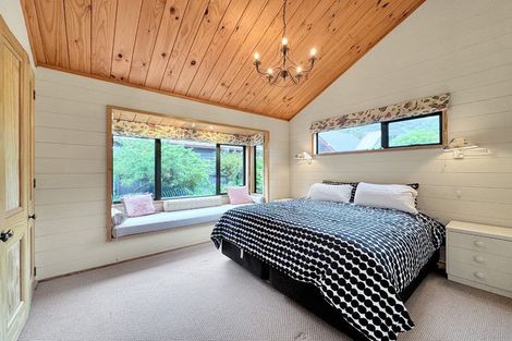 Photo of property in 123 Marine Parade, Eastbourne, Lower Hutt, 5013