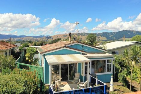 Photo of property in 32 Dixie Street, Te Horo Beach, Otaki, 5581