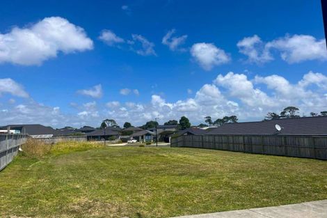 Photo of property in 9 Waikohi Avenue, Glenbrook, 2681