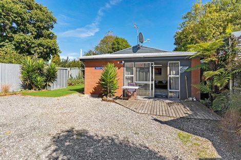 Photo of property in 14 Ferry Road, Woodend Beach, Woodend, 7691