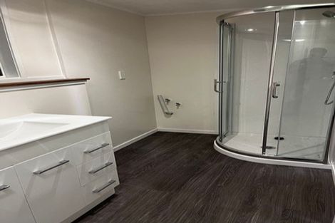 Photo of property in 280 Great North Road, Henderson, Auckland, 0612