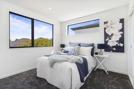 Photo of property in 24a Tamaki Bay Drive, Pakuranga, Auckland, 2010