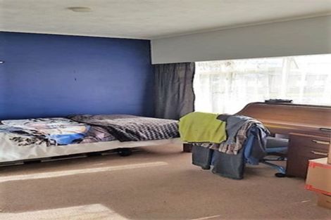 Photo of property in 15 Grande Vue Road, Papatoetoe, Auckland, 2025