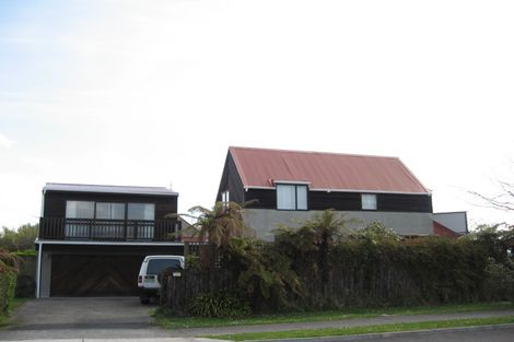 Photo of property in 76 Robinson Avenue, Holdens Bay, Rotorua, 3010