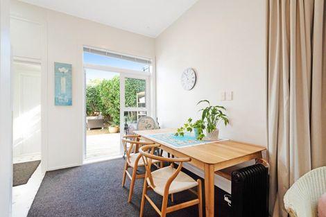 Photo of property in 28 Stanley Street, Berhampore, Wellington, 6023