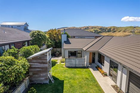 Photo of property in 32 Mo Street, Camborne, Porirua, 5026