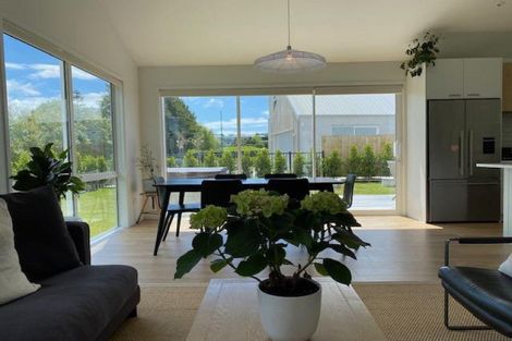 Photo of property in 4 Maeha Drive, Matakana, 0985