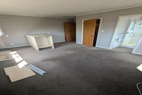 Photo of property in 2/5 Seacliffe Avenue, Belmont, Auckland, 0622