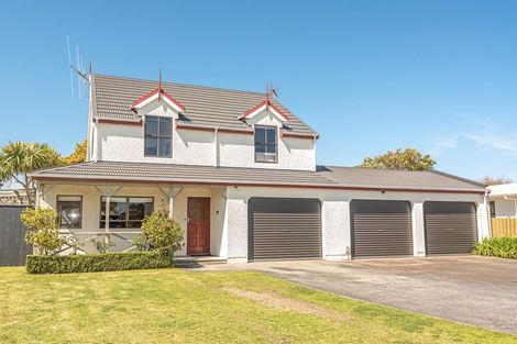 Photo of property in 11 Akepiro Place, Tawhero, Whanganui, 4501