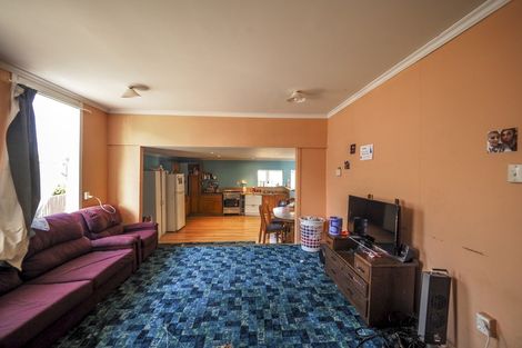 Photo of property in 102 Bannister Street, Masterton, 5810