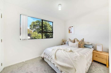 Photo of property in 2/7 Mon Desir Place, Manurewa, Auckland, 2102