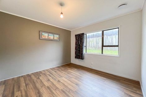 Photo of property in 4 Landsberg Way, Windsor Park, Auckland, 0632