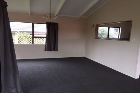 Photo of property in 2 Moreland Avenue, Pukete, Hamilton, 3200