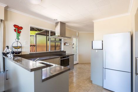 Photo of property in 19 Port View Crescent, Moturoa, New Plymouth, 4310