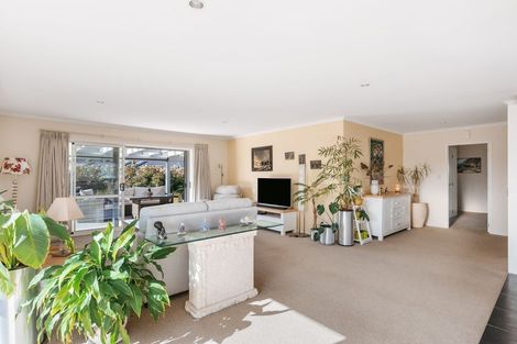 Photo of property in 15 Parkland Rise, Omokoroa, 3114