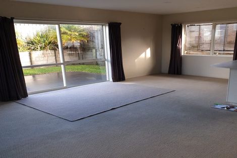 Photo of property in 3a Stevenson Road, Clarks Beach, 2122