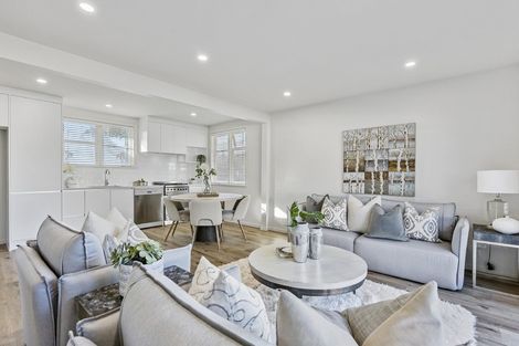 Photo of property in 16 Botany Road, Howick, Auckland, 2010