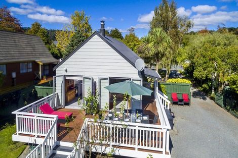 Photo of property in 81 Gemstone Drive, Birchville, Upper Hutt, 5018