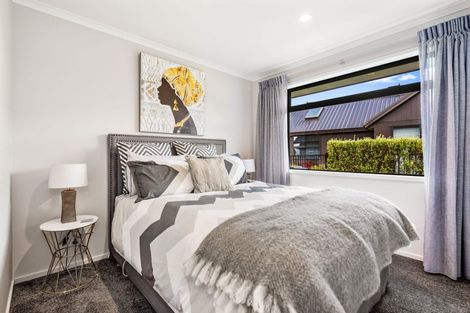 Photo of property in 32 Waitemata Drive, One Tree Point, 0118