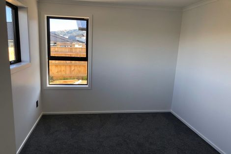 Photo of property in 2 Opaoa Way, Aotea, Porirua, 5024