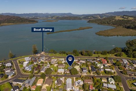 Photo of property in 78 Catherine Crescent, Whitianga, 3510