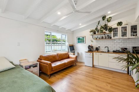 Photo of property in 13 Marram Way, Peka Peka, Waikanae, 5391