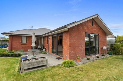 Photo of property in 16 Chestnut Place, Rangiora, 7400