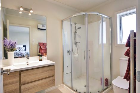 Photo of property in 62 Feist Street, Carterton, 5713