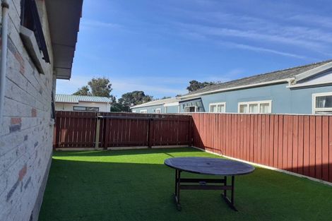 Photo of property in 136 Apu Crescent, Lyall Bay, Wellington, 6022