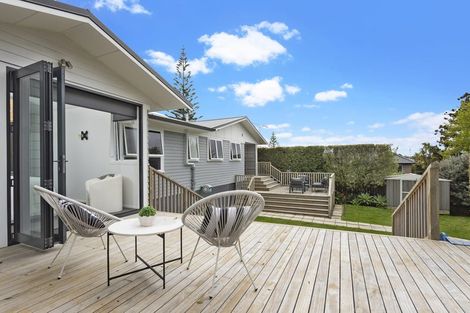 Photo of property in 160 Ennis Avenue, Pakuranga Heights, Auckland, 2010