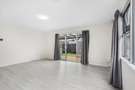 Photo of property in 2/152 Rathgar Road, Henderson, Auckland, 0610