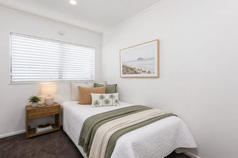 Photo of property in 1418 Whangaparaoa Road, Army Bay, Whangaparaoa, 0930