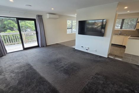 Photo of property in 35 Aronia Way, Goodwood Heights, Auckland, 2105