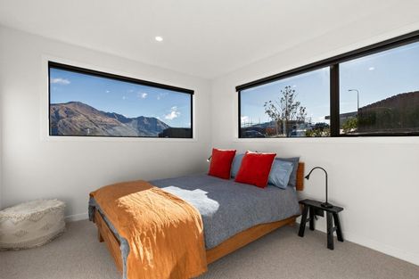 Photo of property in 18 Fenton Avenue, Wanaka, 9305