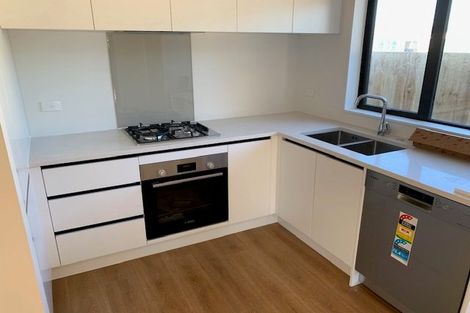 Photo of property in 2/35 Heath Street, Saint Andrews, Hamilton, 3200