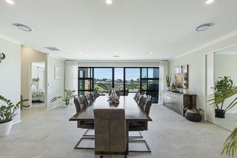 Photo of property in 51 Fernbrook Drive, Hurworth, New Plymouth, 4310