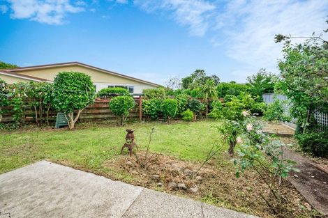 Photo of property in 1 Matipo Street, Waikanae, 5036