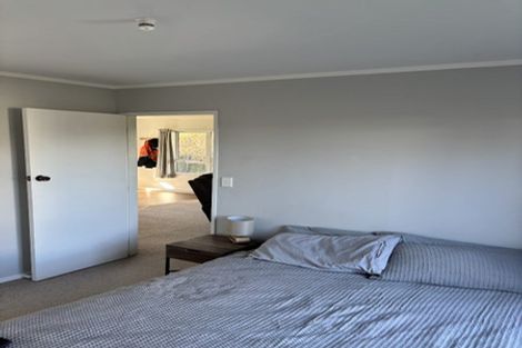 Photo of property in 10 Arahanga Grove, Maupuia, Wellington, 6022